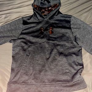 Under Armour hoodie men’s medium